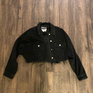 ZARA CROPPED BLACK DISTRESSED DENIM JEAN JACKET